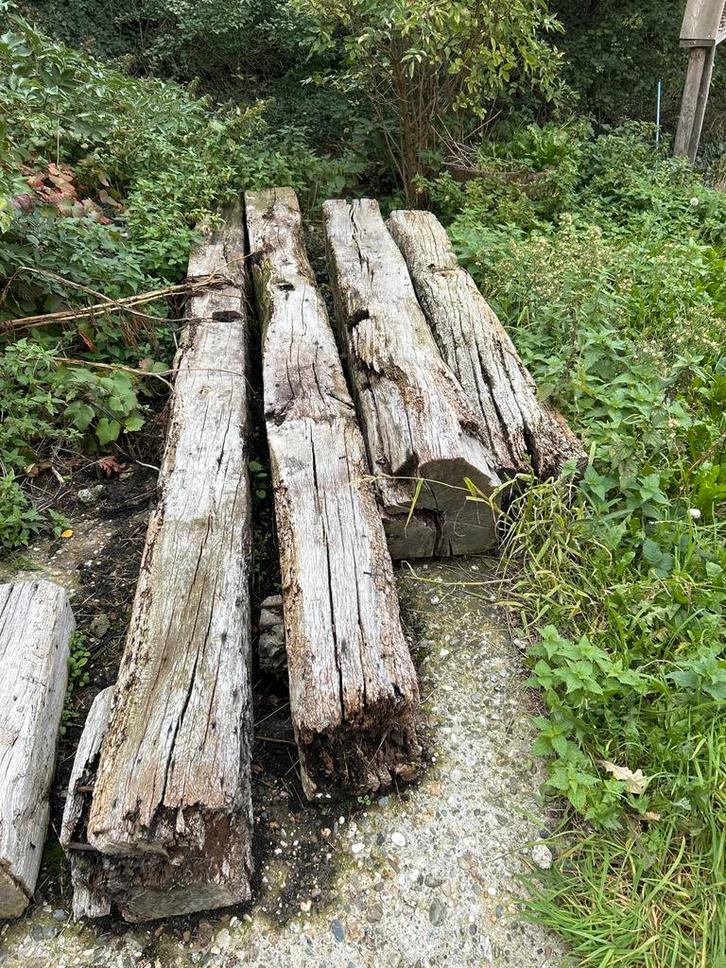 Eiken balken, 4 stuks, gebruikt, Tuin en Terras, Palen, Balken en Planken, Gebruikt, Balken, 250 cm of meer, Hardhout, Ophalen of Verzenden