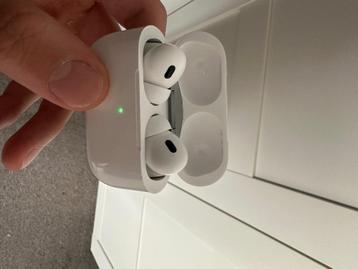 Airpods Pro 2 sealed.  2 in voorraad! Op is op! beschikbaar voor biedingen