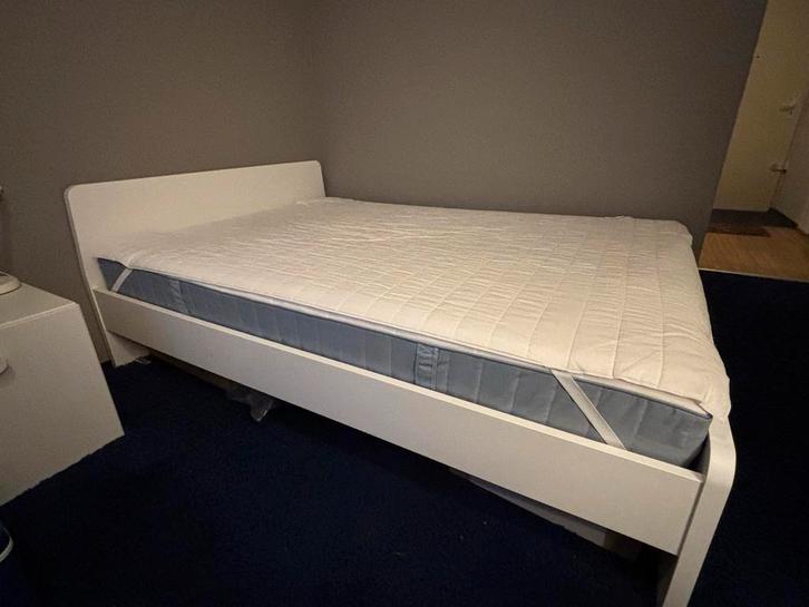 IKEA Bed met Matras - Zo goed als nieuw!, Huis en Inrichting, Slaapkamer | Bedden, Zo goed als nieuw, Tweepersoons, 140 cm, 200 cm