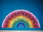 Prachtige print in regenboogkleuren op lapje stof grborduurd, Nieuw, 30 tot 120 cm, 30 tot 200 cm, Ophalen of Verzenden