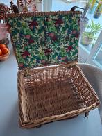 Ouderwetse picknickmand opbergmand van riet, Hobby en Vrije tijd, Picknickmanden, Ophalen, Gebruikt