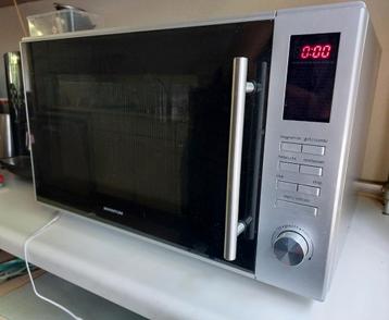 Combi oven/magnetron van Inventum  beschikbaar voor biedingen