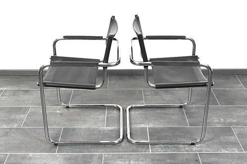 2 vintage Mart Stam model buisframe stoelen, Huis en Inrichting, Stoelen, Gebruikt, Twee, Leer, Metaal, Zwart, Ophalen of Verzenden