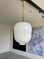 Twee unieke hand geblazen opaal hanglampen, Huis en Inrichting, Lampen | Hanglampen, Ophalen, Gebruikt, Functionalisme, Glas