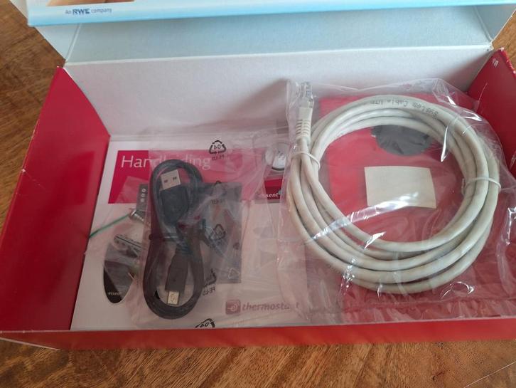 Essent Slimme Thermostaat - Nieuwstaat!, Doe-het-zelf en Verbouw, Thermostaten, Zo goed als nieuw, Slimme thermostaat, Ophalen of Verzenden