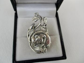 Zilveren mooie grote brede ring 16.5 mm. BLOEM TAK 925zilver beschikbaar voor biedingen