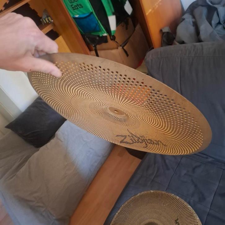 Zildjian L80 Low Volume 18" China Cymbal

Zildjian L80, Muziek en Instrumenten, Drumstellen en Slagwerk, Zo goed als nieuw, Overige merken
