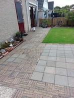 Bestrating en gresbuizen gratis af te halen., Tuin en Terras, Tegels en Klinkers, Ophalen, Gebruikt, 10 m² of meer, Beton