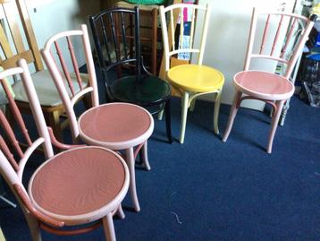 Stoelen  beschikbaar voor biedingen