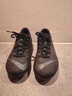 Zeer nette voetbalschoenen maat 36, Sport en Fitness, Voetbal, Maat XS of kleiner, Ophalen of Verzenden, Zo goed als nieuw, Schoenen