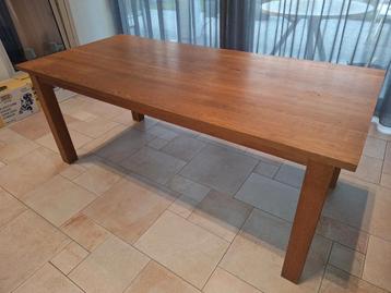Eetkamertafel eiken fineer beschikbaar voor biedingen