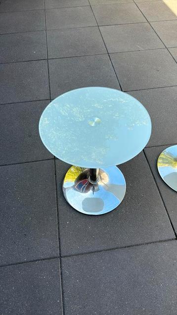 Woonacceessoires rondtafels beschikbaar voor biedingen