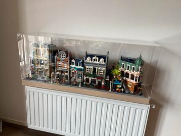 Plexiglas Vitrine voor Lego Modellen beschikbaar voor biedingen