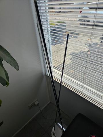 Mooie Staande Lamp beschikbaar voor biedingen