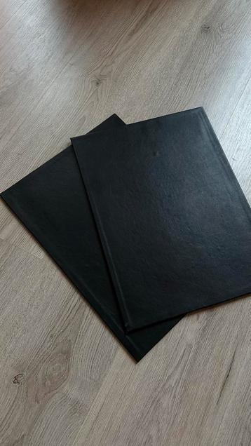 Twee IKEA Placemat - Leerlook beschikbaar voor biedingen