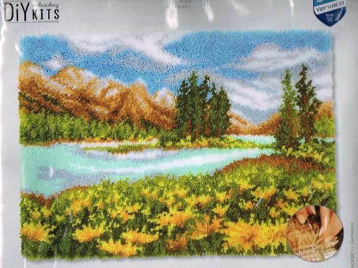 Cado vervaco knooppakket kleedje berglandschap  oude prijs, Hobby en Vrije tijd, Borduren en Borduurmachines, Nieuw, Overige typen