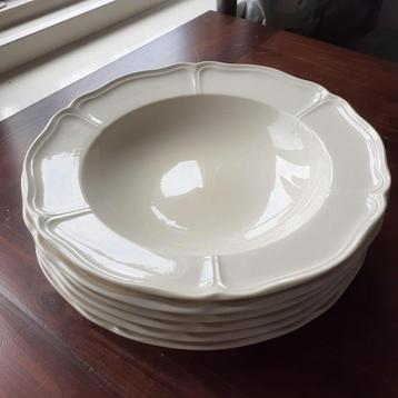 Wedgwood QUEENS PLAIN  Puntgave nieuwe pastaborden Ø 27 cm beschikbaar voor biedingen