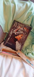 MOOI OUD HAAKPATRONEN BOEK + 8 HAAKNAALDEN + HOUT DOOSJE, Hobby en Vrije tijd, Breien en Haken, Ophalen of Verzenden, Gebruikt