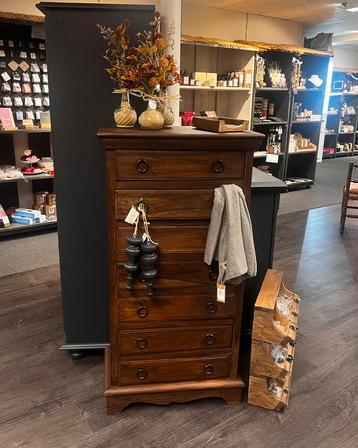 Ladenkast teak beschikbaar voor biedingen