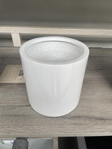 Pottery Puk Glossy White Ø20  Witte Glanzende Bloempot beschikbaar voor biedingen