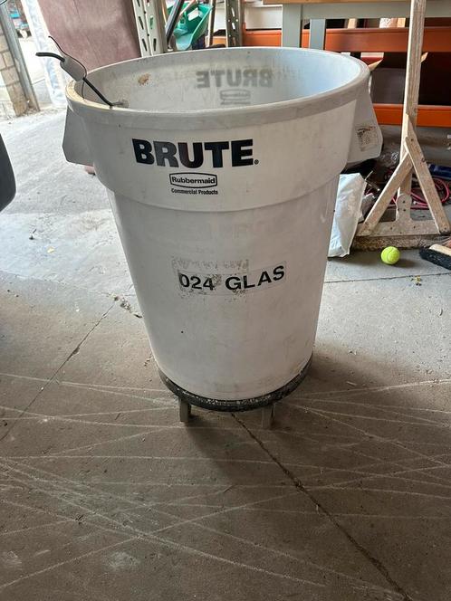 Brute rubbermaid afval containers prullenbak 4 stuks, Huis en Inrichting, Woonaccessoires | Prullenbakken, Gebruikt, Kunststof