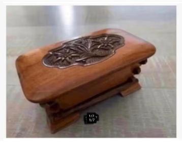 Kist hout op pootjes Edelweiss uitgesneden velours 17x10x7cm beschikbaar voor biedingen