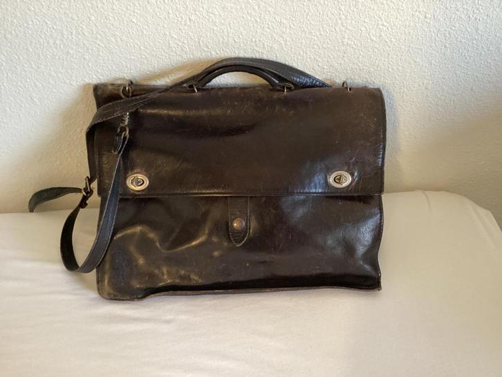 Fred de la Bretonière leren schoudertas, Sieraden, Tassen en Uiterlijk, Tassen | Damestassen, Gebruikt, Schoudertasje, Bruin, Verzenden