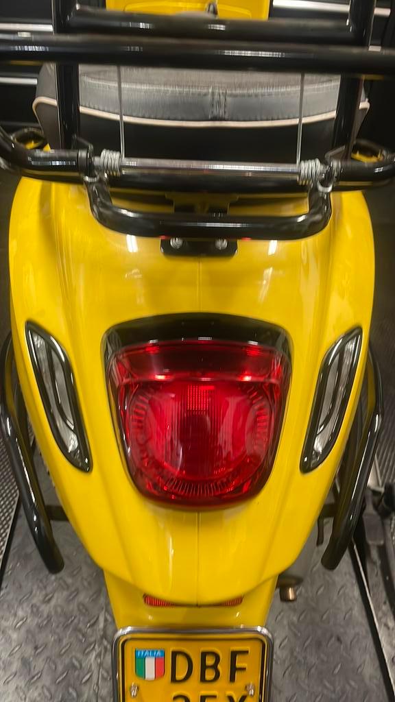 vespa sprint onderdelen, Fietsen en Brommers, Brommeronderdelen | Scooters, Zo goed als nieuw, Vespa, Overige typen, Ophalen of Verzenden