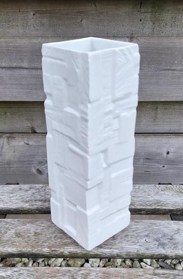 Prachtig biscuit porseleinen Heinrich vaasje.  beschikbaar voor biedingen