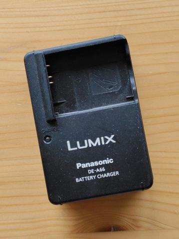 Panasonic DE-A66 Acculader beschikbaar voor biedingen