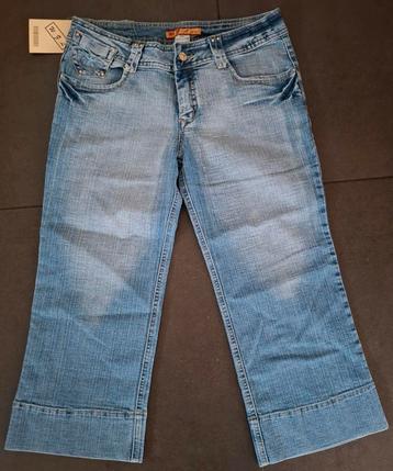 Nieuwe Dames Stretch Capri Jeans maat 32 = L beschikbaar voor biedingen