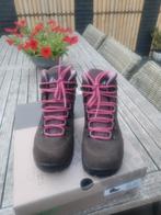 Nieuwe dames wandel/ bergschoen maat 37, Ophalen of Verzenden, Zo goed als nieuw, Schoenen