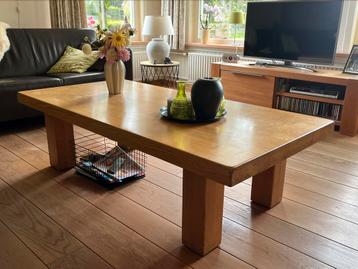 Grote Eikenhouten salontafel beschikbaar voor biedingen