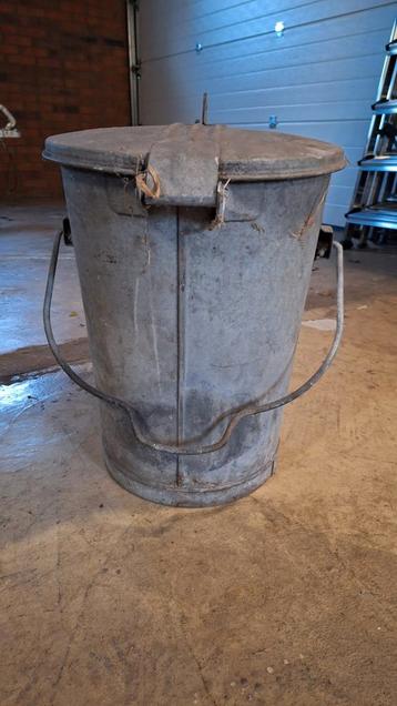 Vintage Afvalemmers: Groningen & Odoorn beschikbaar voor biedingen