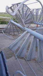 wenteltrap gegalvaniseerd 4 m hoog met bordes, Doe-het-zelf en Verbouw, Ladders en Trappen, Ophalen of Verzenden, Zo goed als nieuw