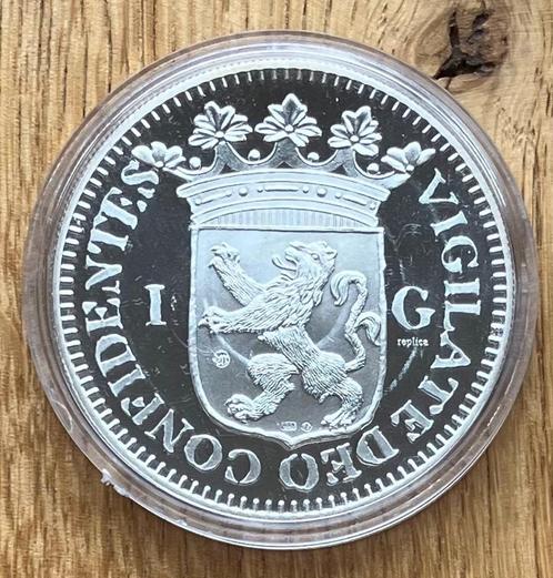 zilveren herslag 1 gulden 1680 in capsule (2), Postzegels en Munten, Munten | Nederland, Losse munt, 1 gulden, Vóór koninkrijk