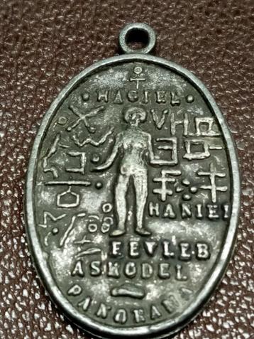 Vintage talisman  beschikbaar voor biedingen