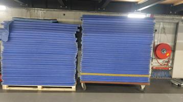Worstelmat 11 x 11 meter tweedehands beschikbaar voor biedingen
