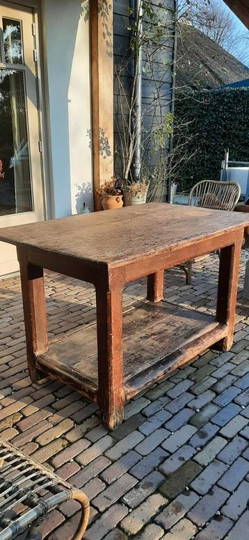 Antieke toonbank tafel keukeneiland  beschikbaar voor biedingen