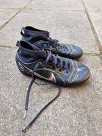 Nike voetbalschoenen maat 32, Sport en Fitness, Voetbal, Ophalen of Verzenden, Zo goed als nieuw, Schoenen