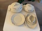 Victoria vintage servies. Gebroken wit met oranje en grijs., Ophalen of Verzenden