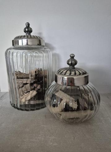 Set van 2 brocante voorraadpotten van geribbeld glas  beschikbaar voor biedingen
