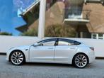 1:18 Tesla Model 3 Performance Pearl White 2017 Tesla Motors, Hobby en Vrije tijd, Modelauto's | 1:18, Overige merken, Info@tesla.com