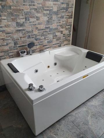 Te koop 2 persoons Jacuzzi Plash