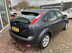 Ford Focus 1.6-16V Ghia 5 Deurs - Stoelverw. - Trekhaak - Cl, Auto's, Ford, 1596 cc, Gebruikt, Zwart, 4 cilinders