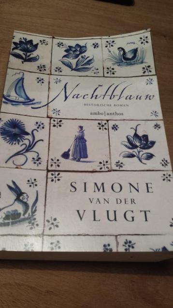 Simone van der Vlugt - Nachtblauw beschikbaar voor biedingen