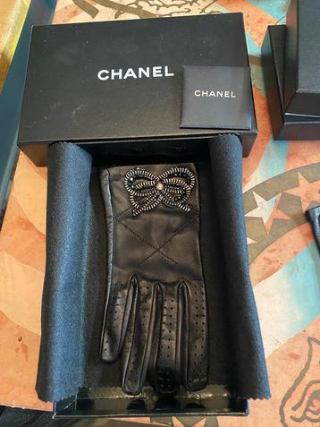 Chanel leren handchoenen Chanel leren handchoenen beschikbaar voor biedingen