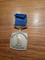 033 Medaille 30e Vennenwandeltocht Buizerd Oisterwijk, Ophalen of Verzenden, Overige materialen, Nederland