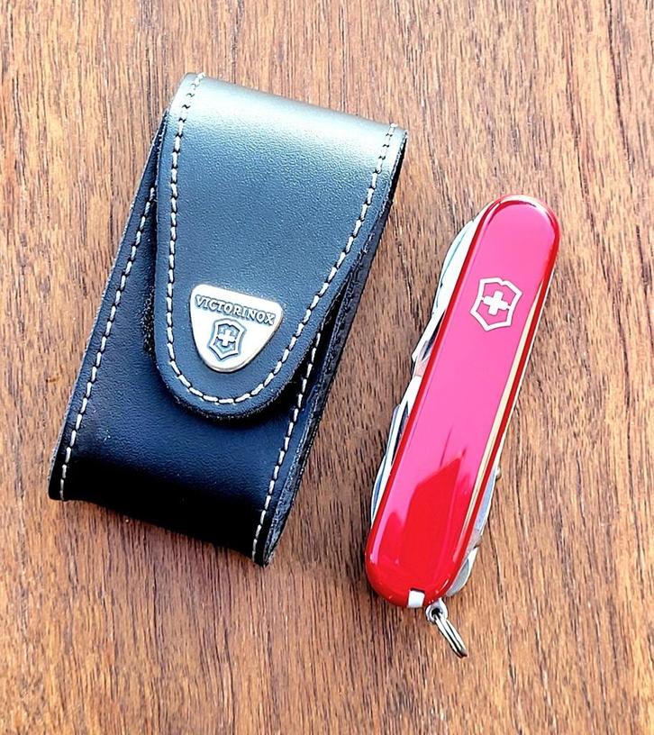 Victorinox zakmes SwissChamp + Etui, Caravans en Kamperen, Kampeergereedschap, Nieuw, Ophalen of Verzenden