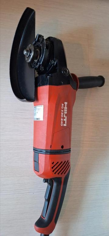 🟢HILTI HAAKSE SLIJPER AG 230-24D
2400 WATT  beschikbaar voor biedingen